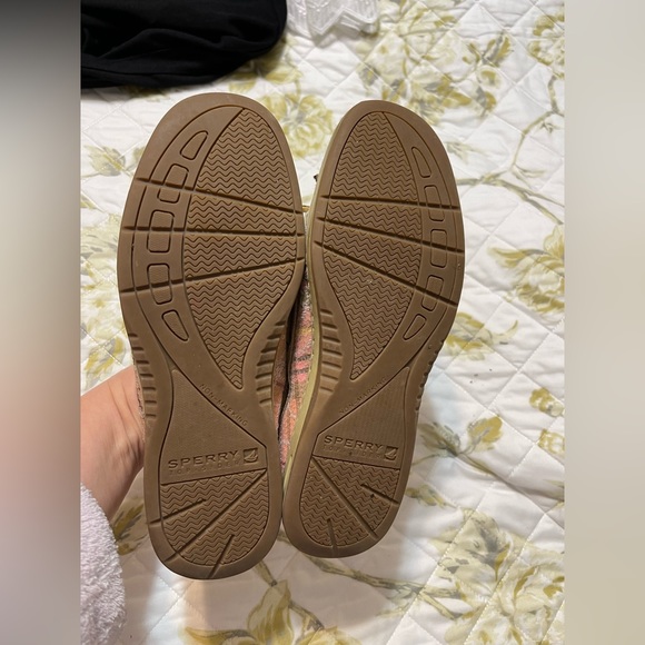 Sperry’s size 8. Tan and pink plaid details - Picture 3 of 5